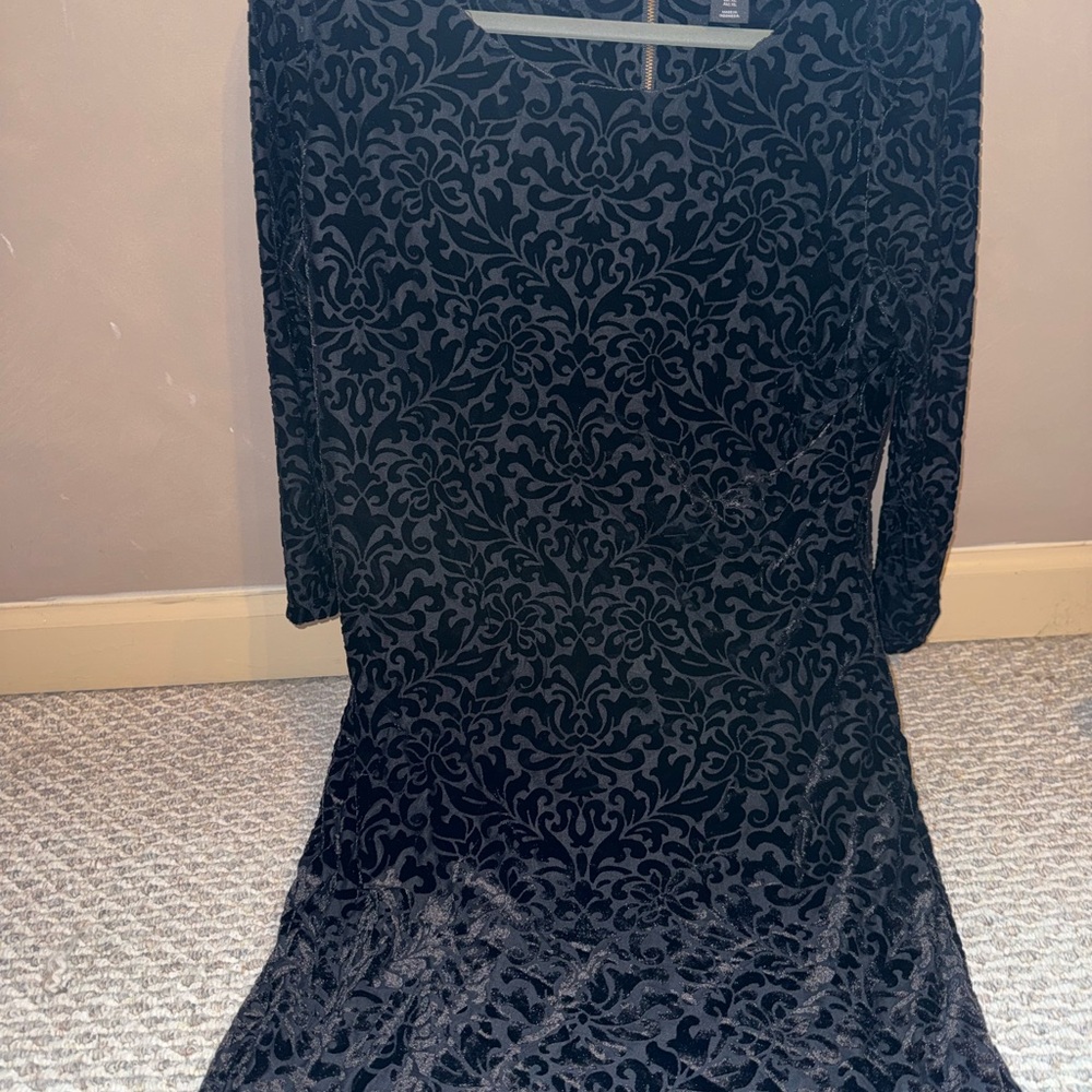 Elegant Black Patterned Dress